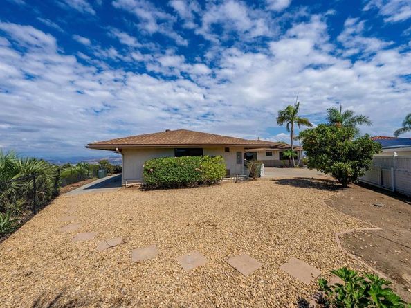 275 HiHill Way, El Cajon CA 92020