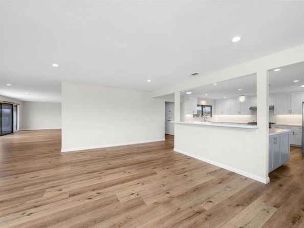 275 HiHill Way, El Cajon CA 92020