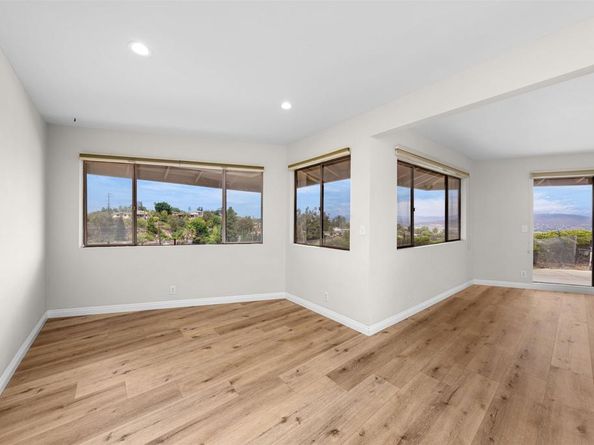 275 HiHill Way, El Cajon CA 92020