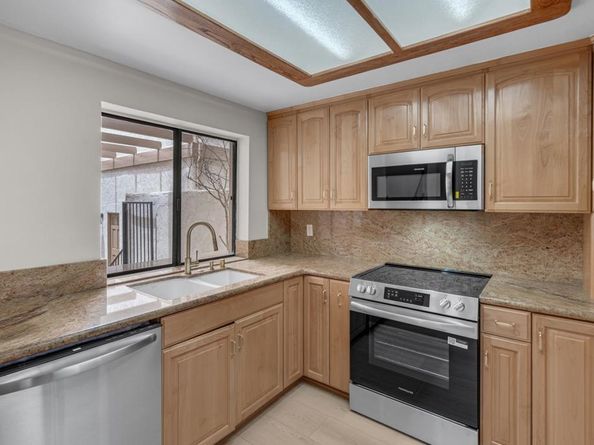 22 Seaview Dr S, Rolling Hills Estates CA 90274