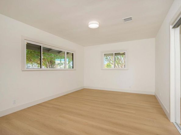 10330 Columbus Ave, San Fernando CA 91345