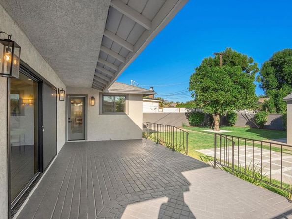 10330 Columbus Ave, San Fernando CA 91345