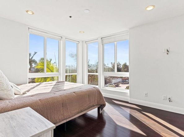 924 Hornblend Street 210, San Diego CA 92109