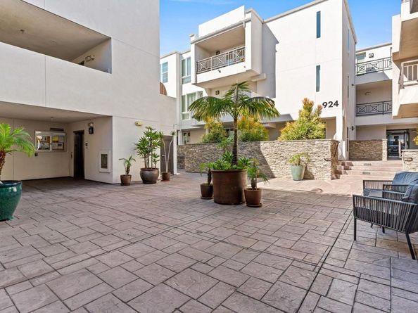 924 Hornblend Street 210, San Diego CA 92109