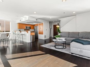 924 Hornblend Street