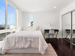 924 Hornblend Street 210, San Diego CA 92109