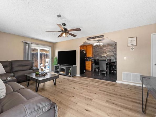 321 Sun Court, El Cajon CA 92021