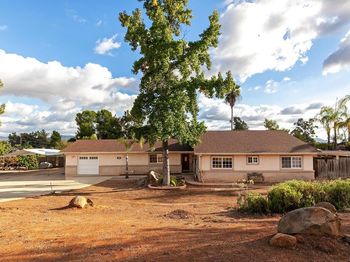 126 La Cresta Heights Rd