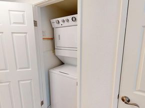 8340 Via Sonoma F, La Jolla CA 92037