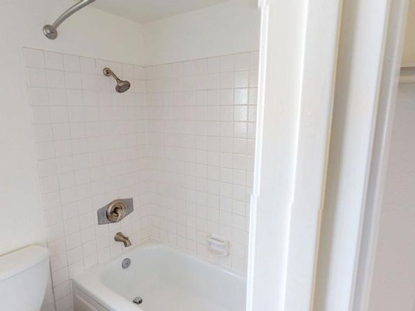 8340 Via Sonoma F, La Jolla CA 92037