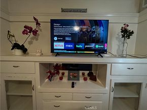 4727 Oakwood Avenue, Los Angeles CA 90004