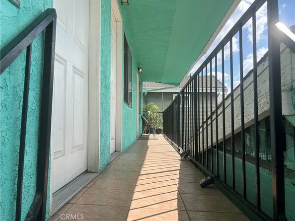 4727 Oakwood Avenue, Los Angeles CA 90004