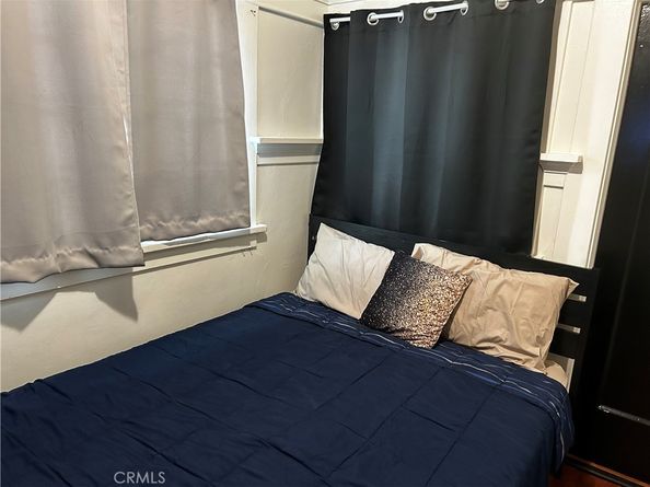 4727 Oakwood Avenue, Los Angeles CA 90004