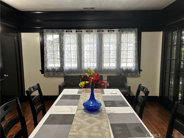 4727 Oakwood Avenue, Los Angeles CA 90004