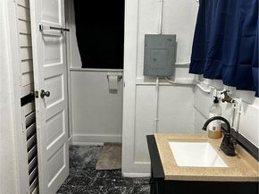 4727 Oakwood Avenue, Los Angeles CA 90004