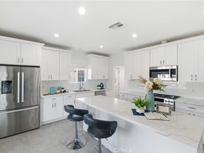 1364 S Ridgeley, Los Angeles CA 90019