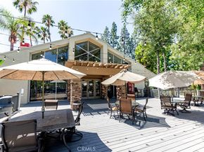 5550 Owensmouth Avenue 120, Woodland Hills CA 91367