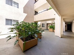 5550 Owensmouth Avenue 120, Woodland Hills CA 91367