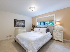 5340 Calvin Avenue, Tarzana CA 91356