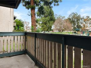 8601 International 162, Canoga Park CA 91304