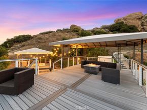 22870 Trigger Street, Chatsworth CA 91311