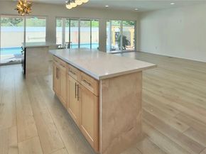 5921 Fallbrook Avenue, Woodland Hills CA 91367