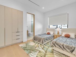 11956 Collins Street, Valley Village CA 91607