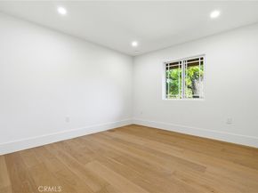 18912 Halsted, Northridge CA 91324