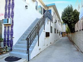 11100 Camarillo Street, West Toluca Lake CA 91602