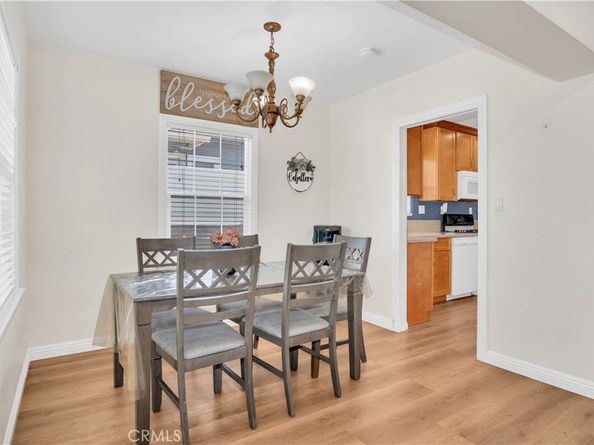 1343 N Whitnall Hwy, Burbank CA 91505