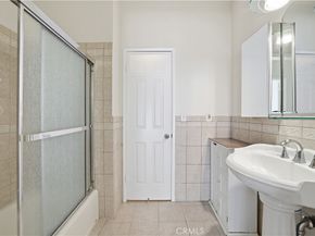 1338 Amherst 102, Los Angeles CA 90025