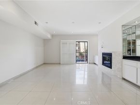 1338 Amherst 102, Los Angeles CA 90025