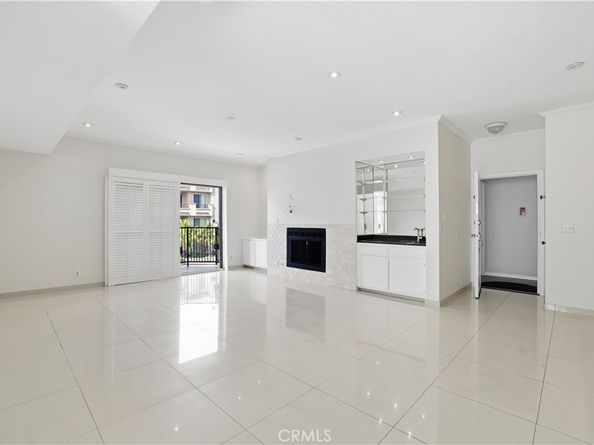 1338 Amherst 102, Los Angeles CA 90025