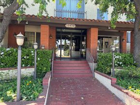 12830 Burbank, Valley Village CA 91607