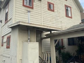 1850 W 11th, Los Angeles CA 90006