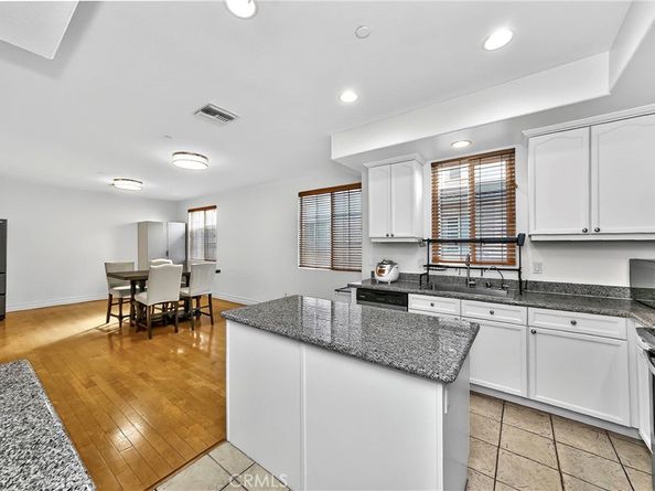 24005 Los Codona, Torrance CA 90505