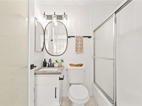 2500 Abbot Kinney Boulevard 5, Venice CA 90291