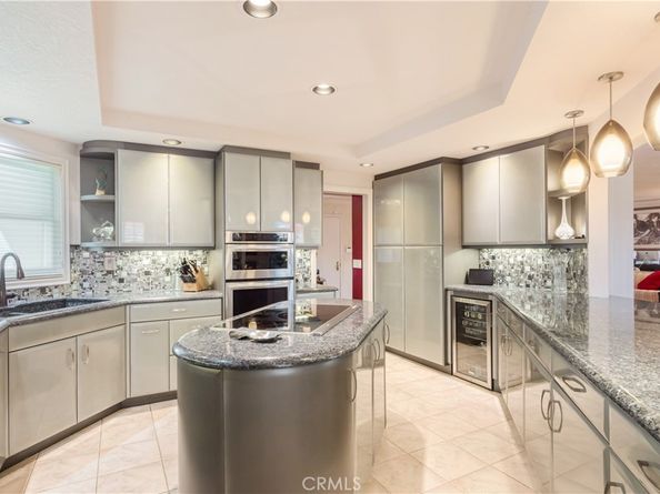 7373 Alicante, Carlsbad CA 92009