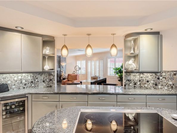 7373 Alicante, Carlsbad CA 92009