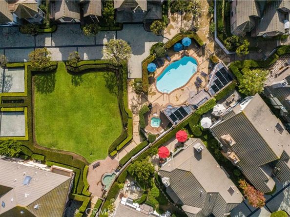 7373 Alicante, Carlsbad CA 92009