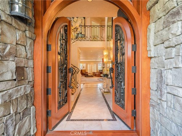 7373 Alicante, Carlsbad CA 92009