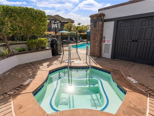 7373 Alicante, Carlsbad CA 92009