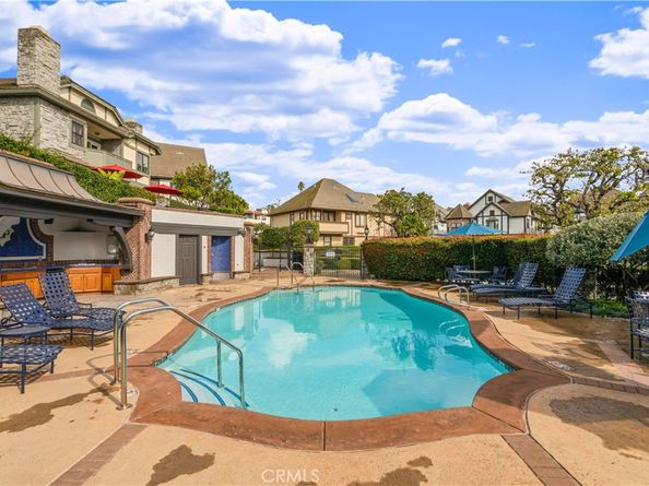 7373 Alicante, Carlsbad CA 92009