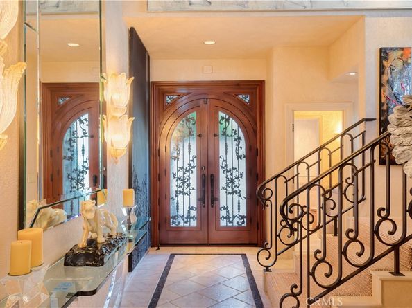 7373 Alicante, Carlsbad CA 92009