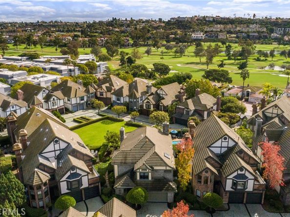 7373 Alicante, Carlsbad CA 92009