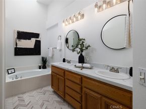 3 Longbourn Aisle, Irvine CA 92603