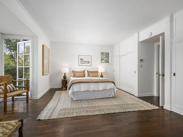 1556 Scenic Drive, Pasadena CA 91103