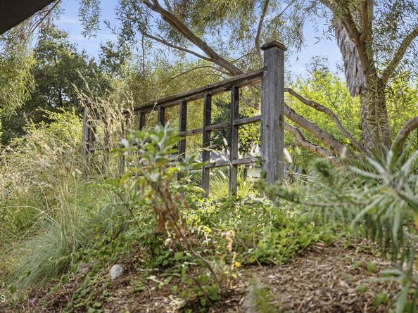 1556 Scenic Drive, Pasadena CA 91103