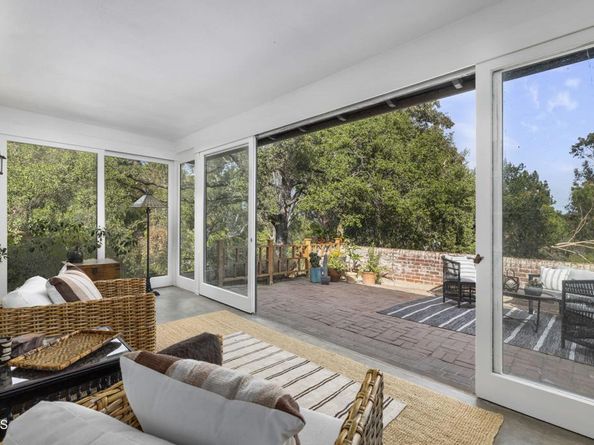 1556 Scenic Drive, Pasadena CA 91103