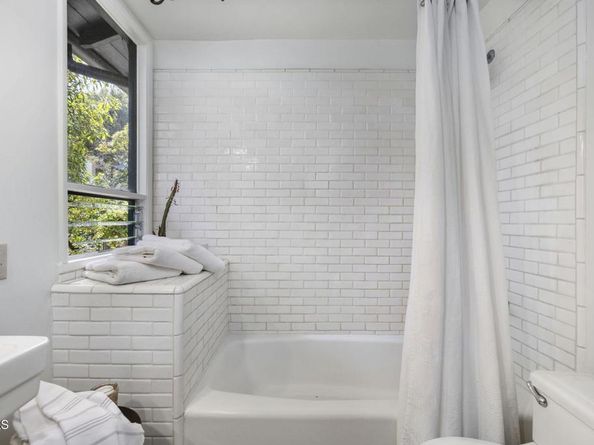 1556 Scenic Drive, Pasadena CA 91103